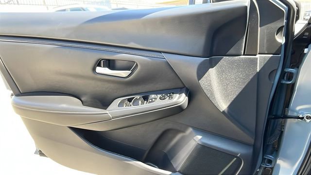 Used 2025 Nissan Sentra SV w/ Trunk Package image 27