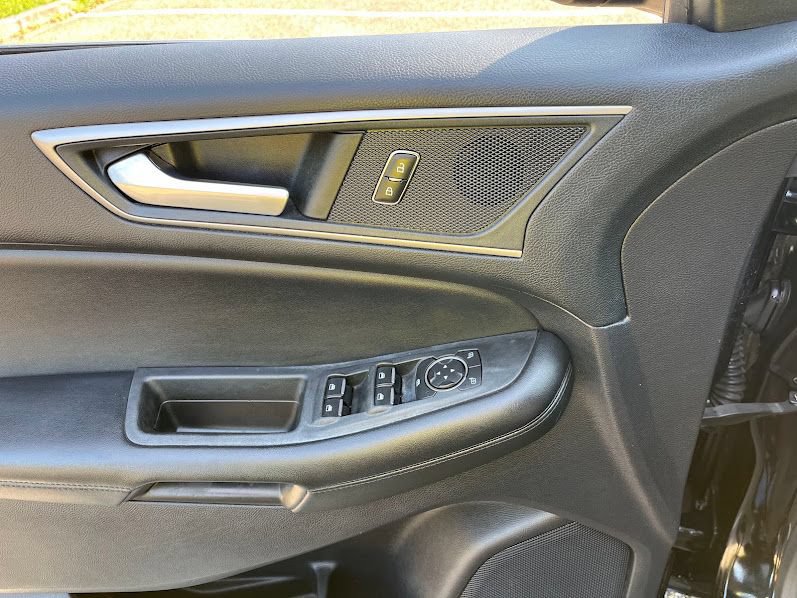 Used 2022 Ford Edge SEL AWD/4WD image 6