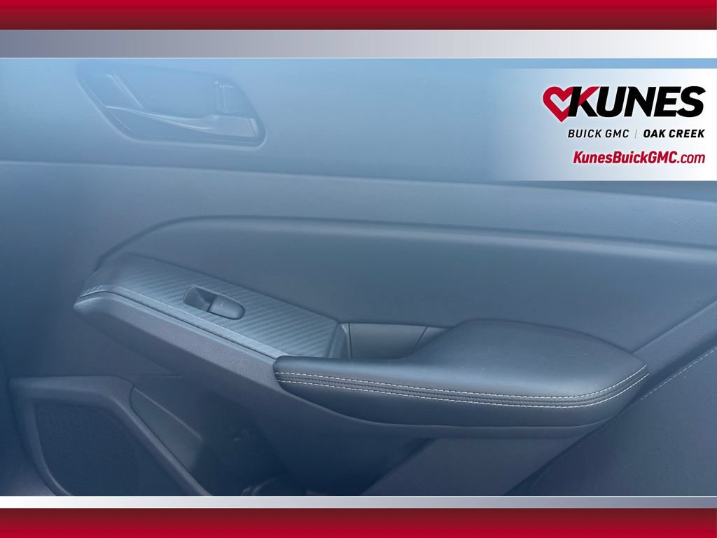Used 2025 Nissan Altima 2.5 SV FWD image 35