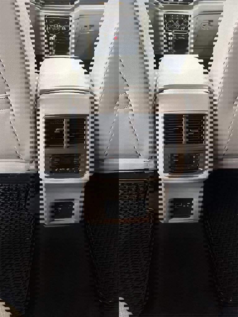 Used 2019 Volkswagen Atlas SEL Premium image 26