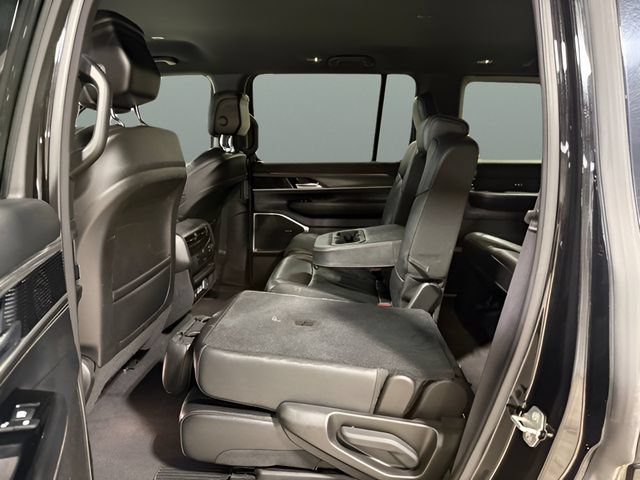 Used 2023 Jeep Wagoneer Series II AWD/4WD image 35