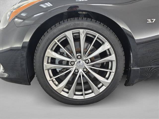 Used 2015 INFINITI Q60 Convertible w/ Premium Package RWD image 29