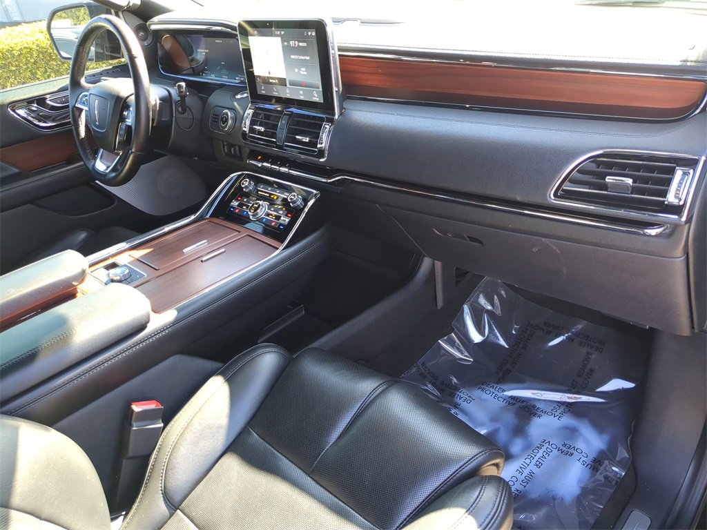 Certified 2021 Lincoln Navigator Reserve image 10