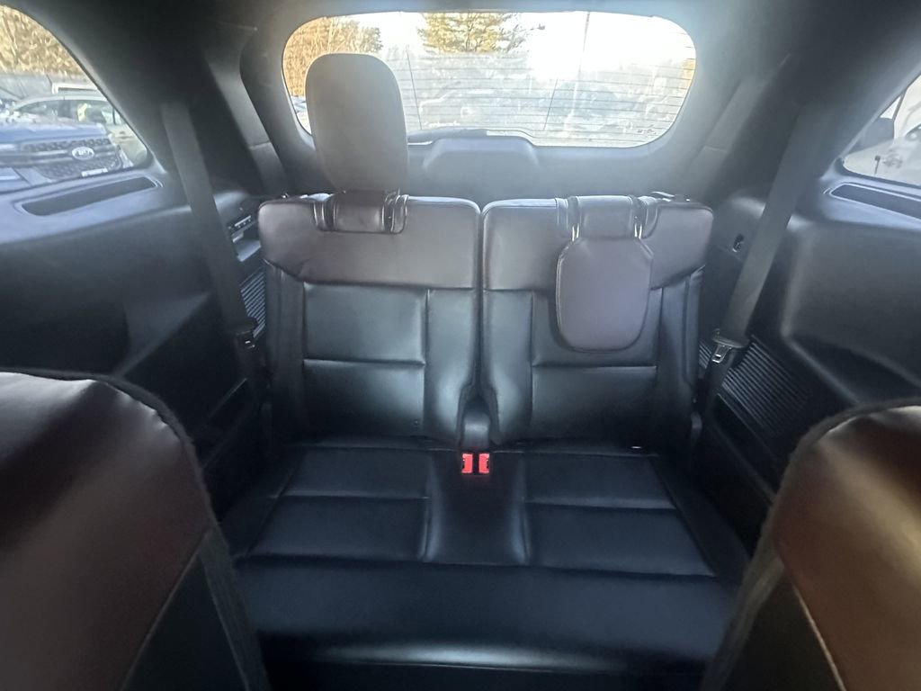 Used 2022 Ford Explorer Platinum w/ Equipment Group 601A AWD/4WD image 11