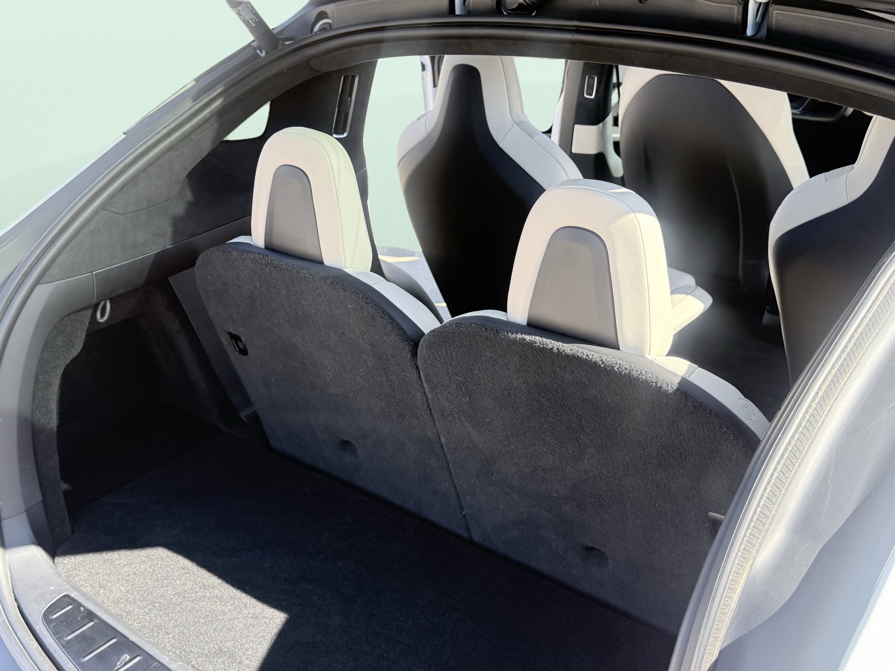 Used 2022 Tesla Model X Plaid image 18