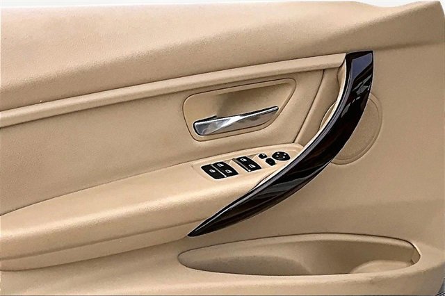 Used 2016 BMW 320i xDrive Sedan image 18