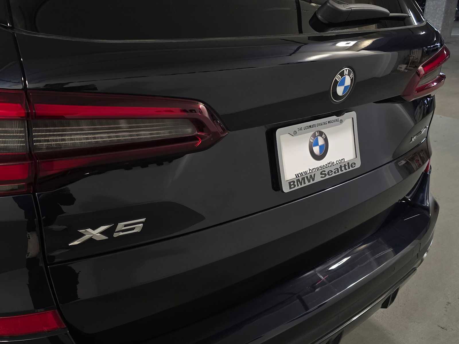 Used 2022 BMW X5 xDrive40i w/ M Sport Package image 6