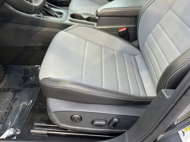 Used 2025 Volkswagen Jetta SE image 26