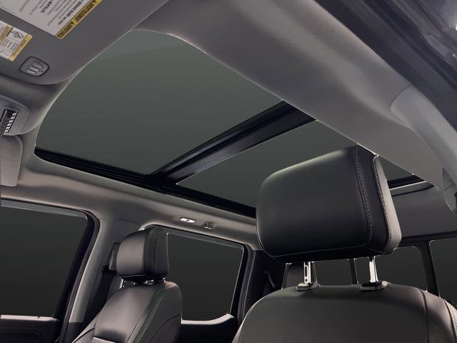 Used 2023 Ford F250 Lariat w/ Black Appearance Package image 7