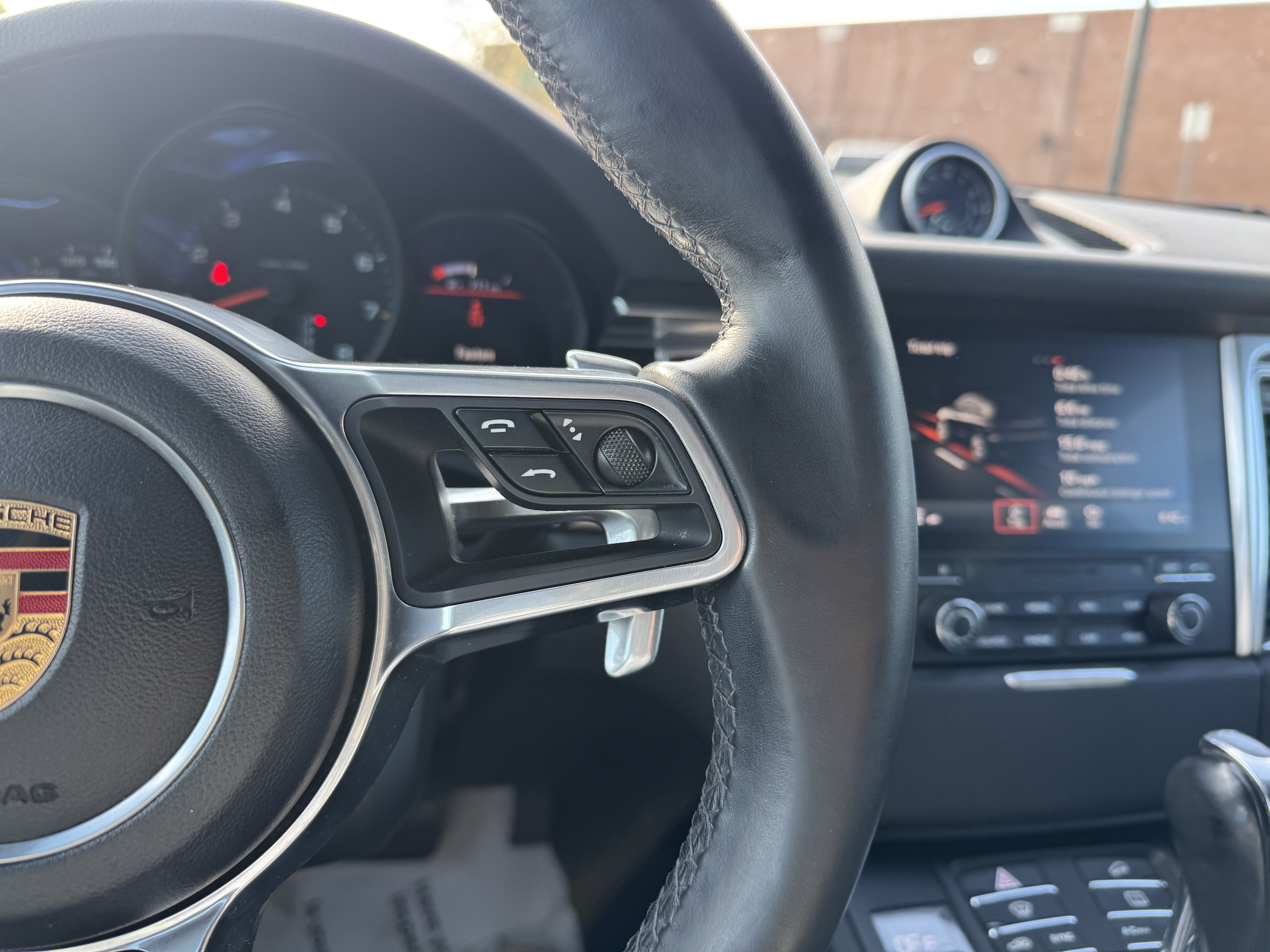 Used 2017 Porsche Macan AWD/4WD image 24