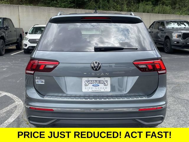 Used 2023 Volkswagen Tiguan SE w/ Panoramic Sunroof Package FWD image 5