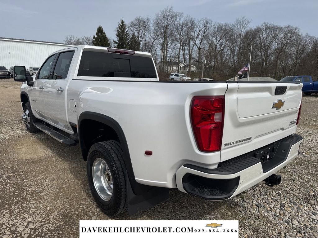 Used 2022 Chevrolet Silverado 3500 High Country w/ Safety Package II image 3