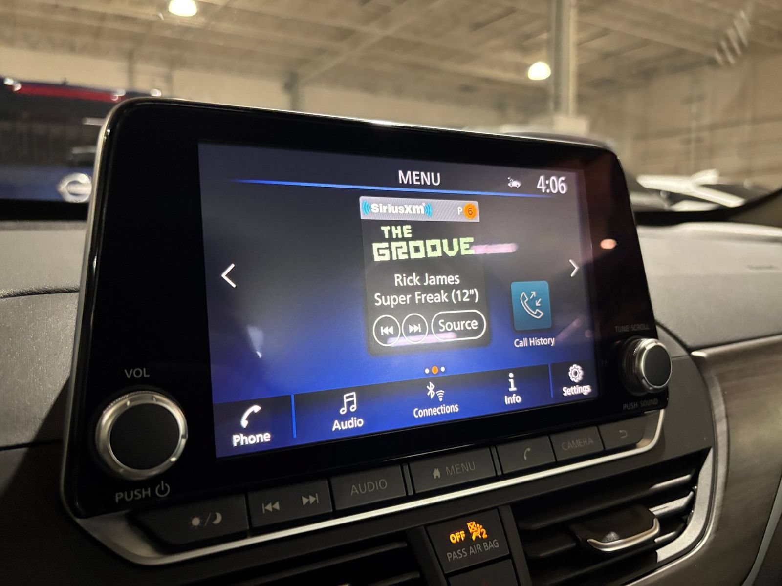 Used 2025 Nissan Altima 2.5 SV FWD image 16