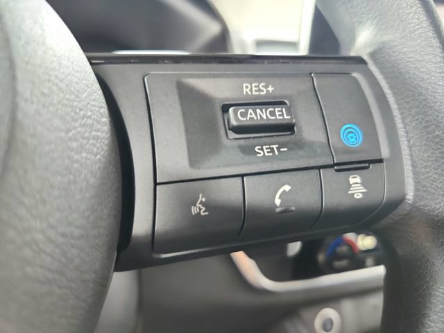 Used 2023 Nissan Rogue SV FWD image 25