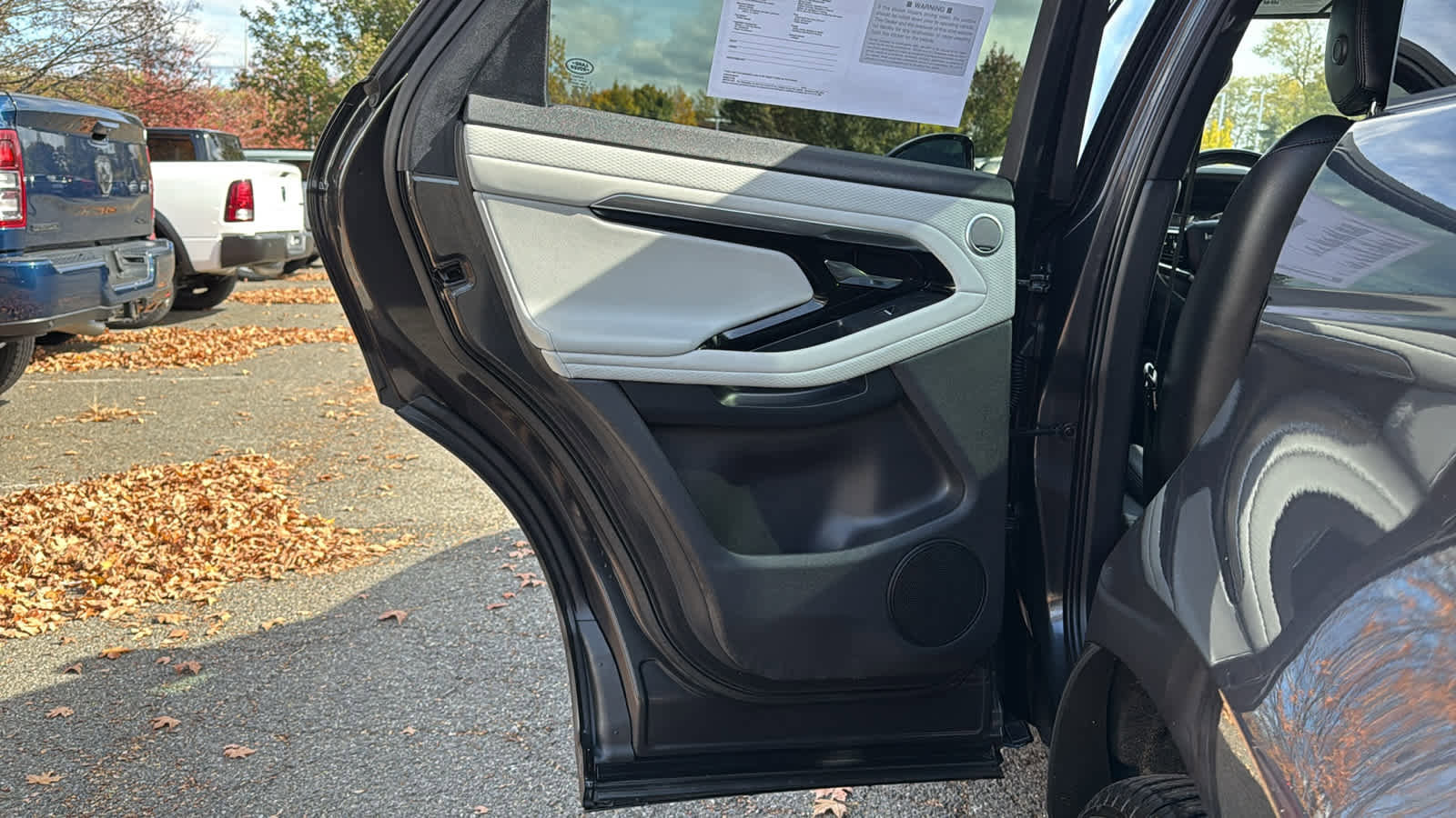 Used 2022 Land Rover Range Rover Evoque R-Dynamic S image 22