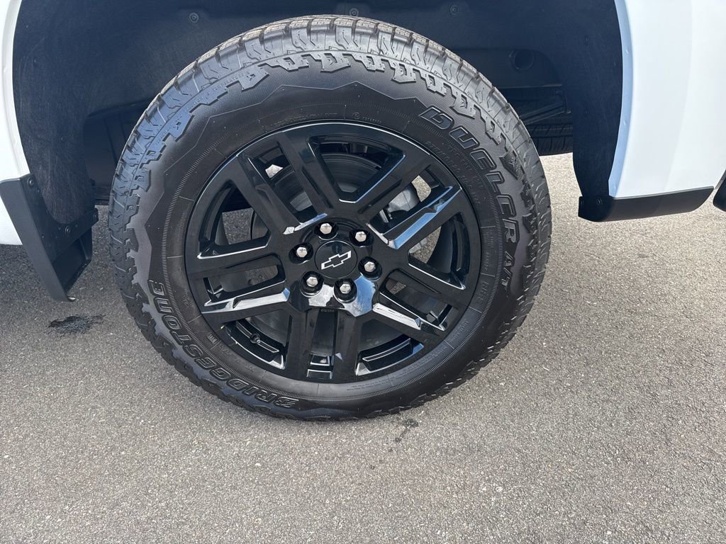 Used 2025 Chevrolet Silverado 1500 Custom w/ Turbomax Blackout Package image 31