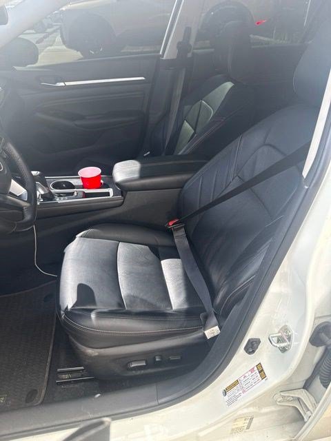 Used 2023 Nissan Altima 2.5 SR w/ SR Premium Package FWD image 9