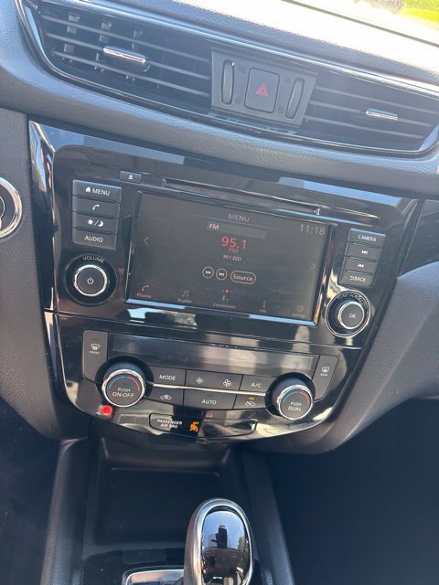 Used 2019 Nissan Rogue Sport SV FWD image 16