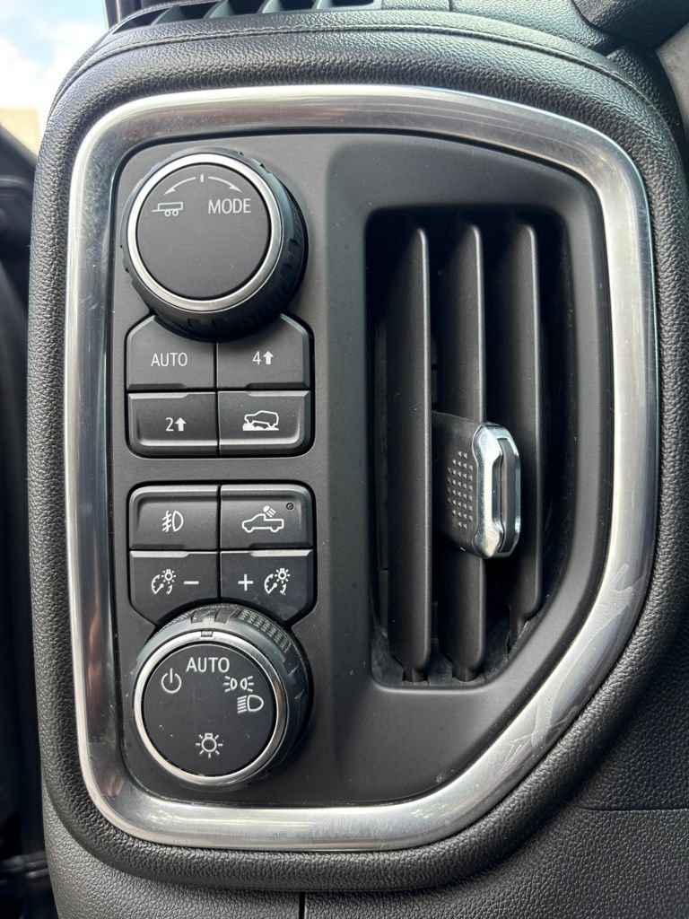 Used 2020 Chevrolet Silverado 1500 RST w/ RST Value Package AWD/4WD image 20