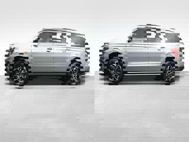 Used 2023 Ford Expedition Max XLT image 21