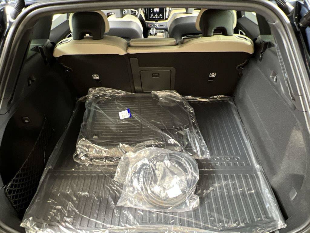 Certified 2026 Volvo XC60 T8 Plus w/ Protection Package Premier AWD/4WD image 17
