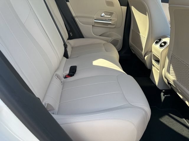 Used 2025 Mercedes-Benz GLA 250 4MATIC image 29