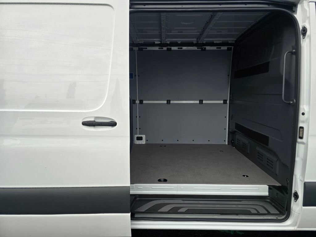 New 2026 Mercedes-Benz Sprinter 2500 image 17