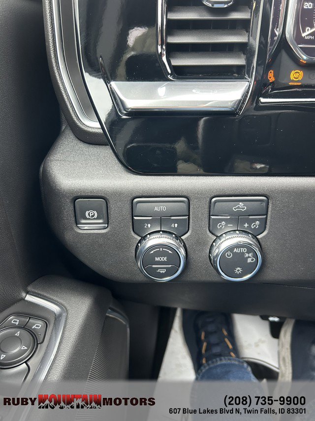 Used 2025 GMC Sierra 1500 SLE image 21