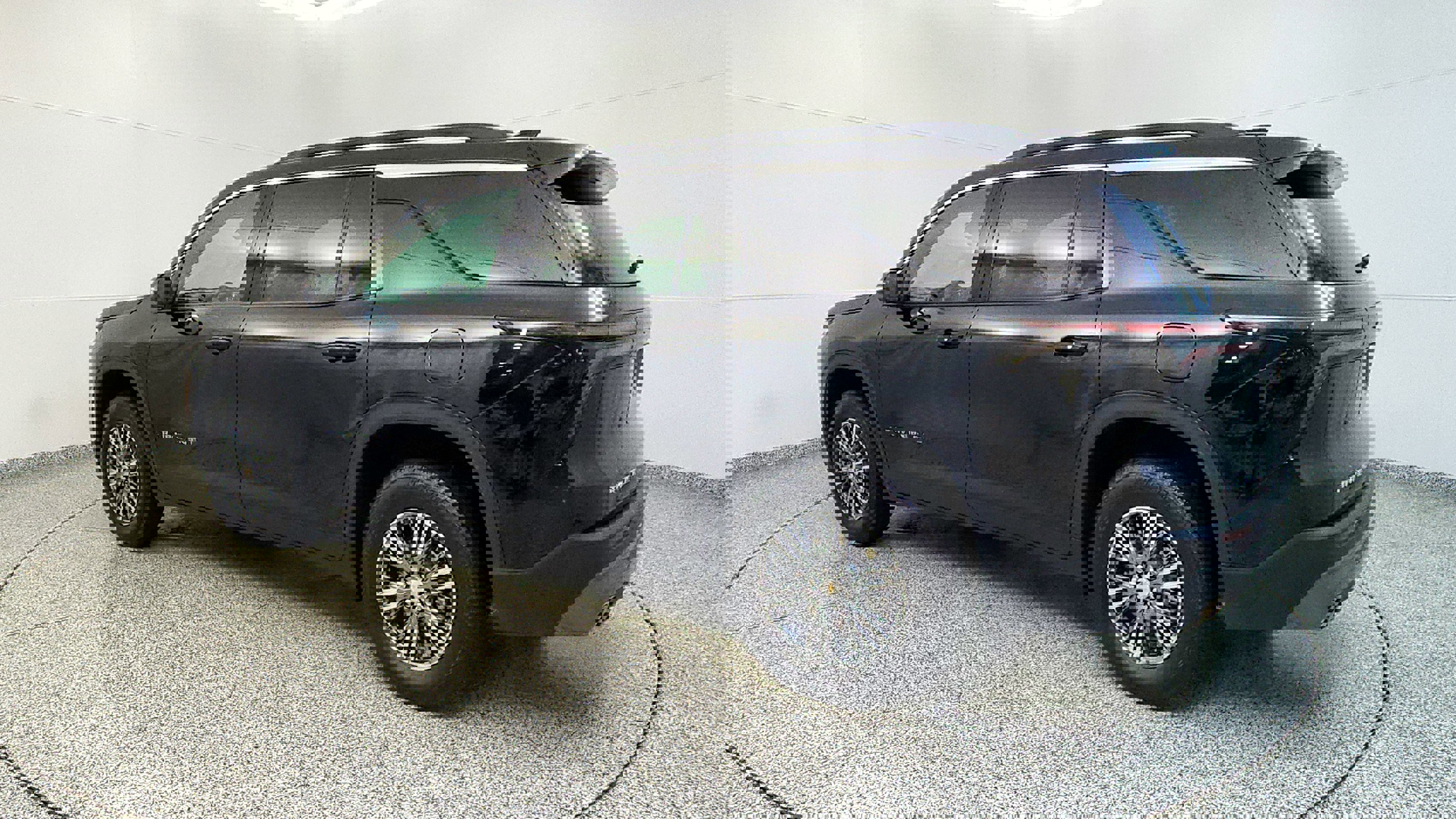 Used 2024 Chevrolet Traverse LT image 3