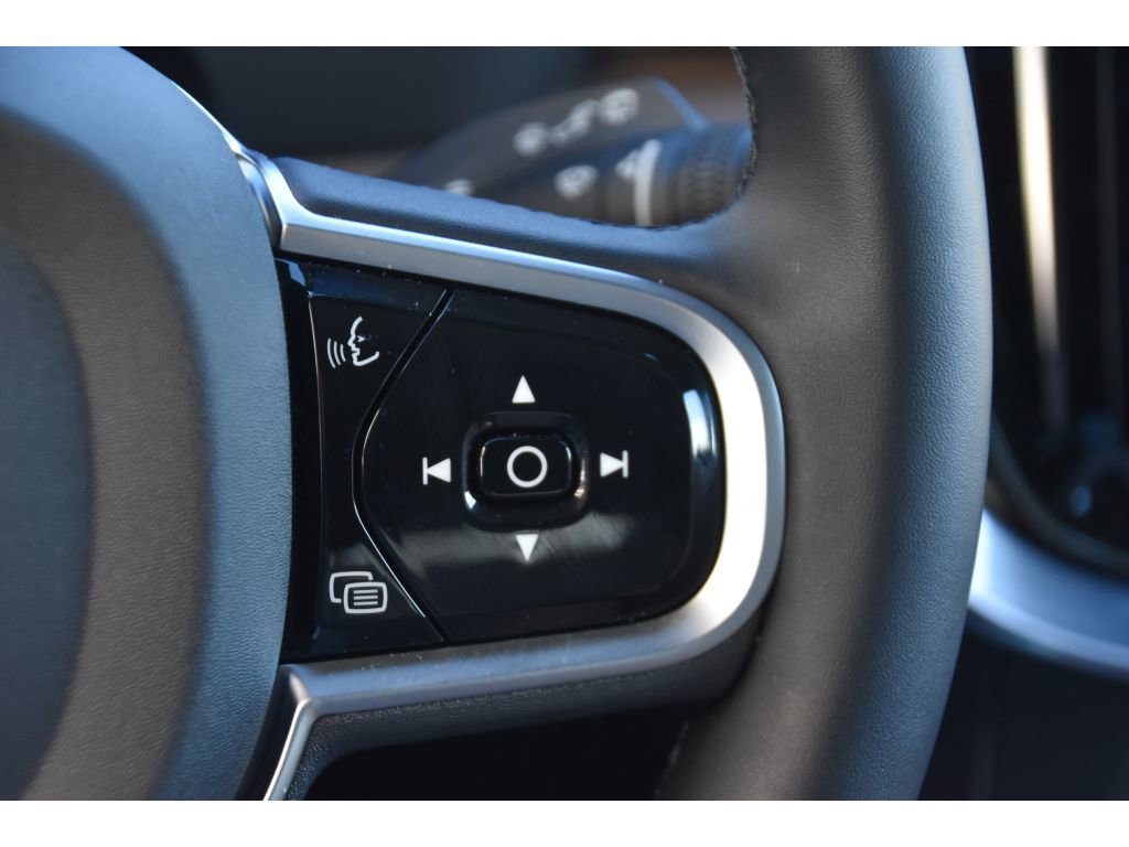 Certified 2026 Volvo XC90 B5 Plus image 36