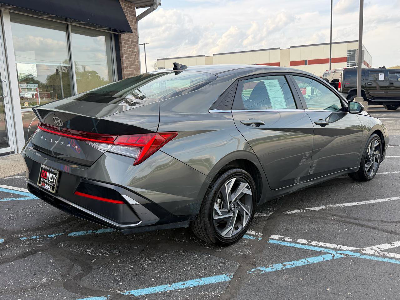 Used 2025 Hyundai Elantra SEL image 5