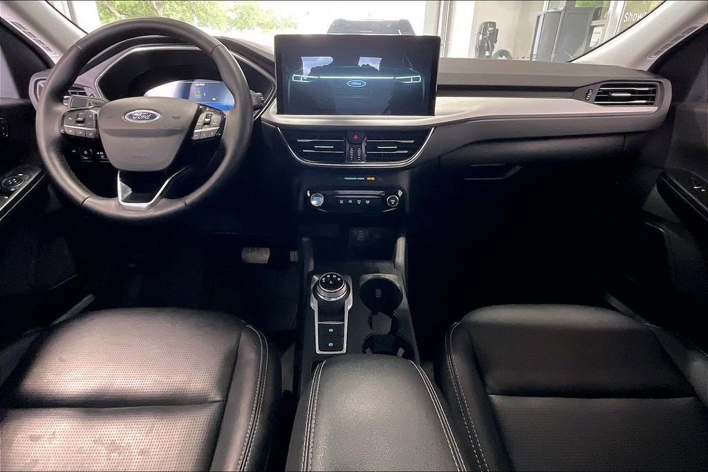 Used 2025 Ford Escape Platinum AWD/4WD image 6
