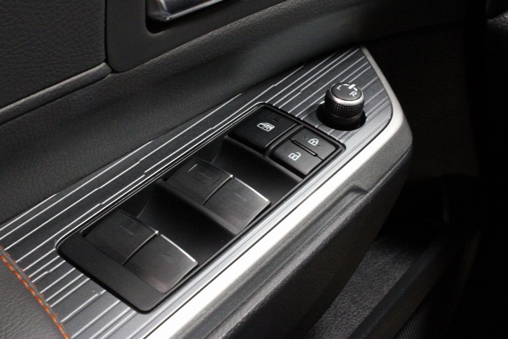 Used 2022 Toyota Sienna XSE image 30