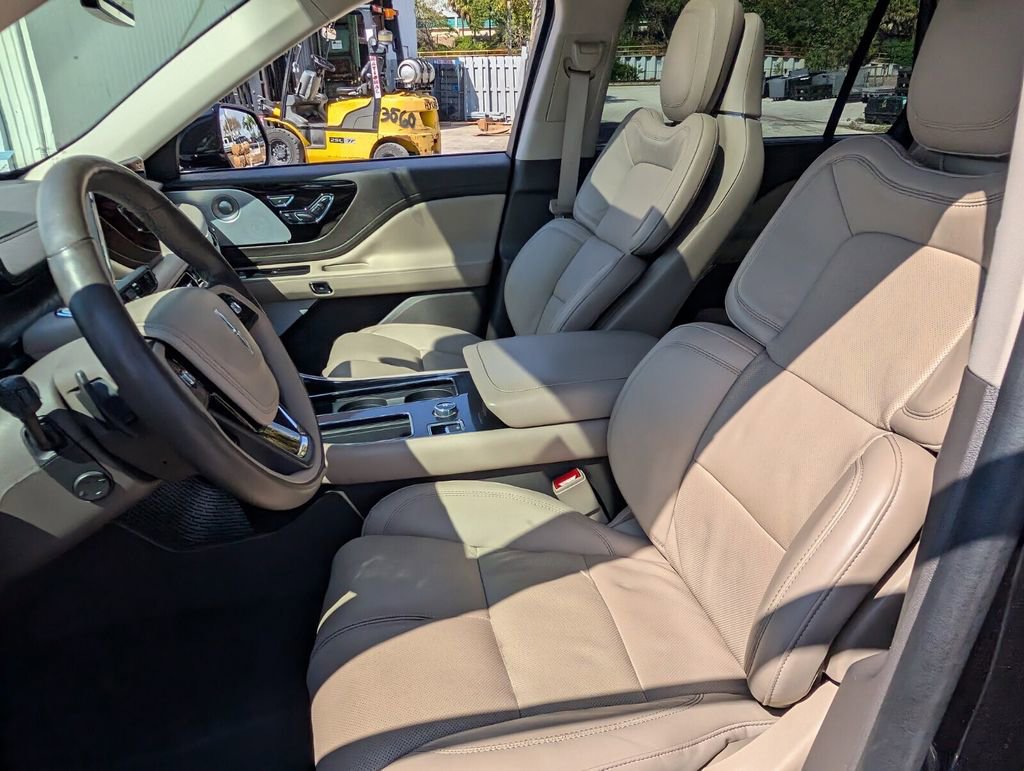 Used 2024 Lincoln Aviator Reserve w/ Equipment Group 201A image 11