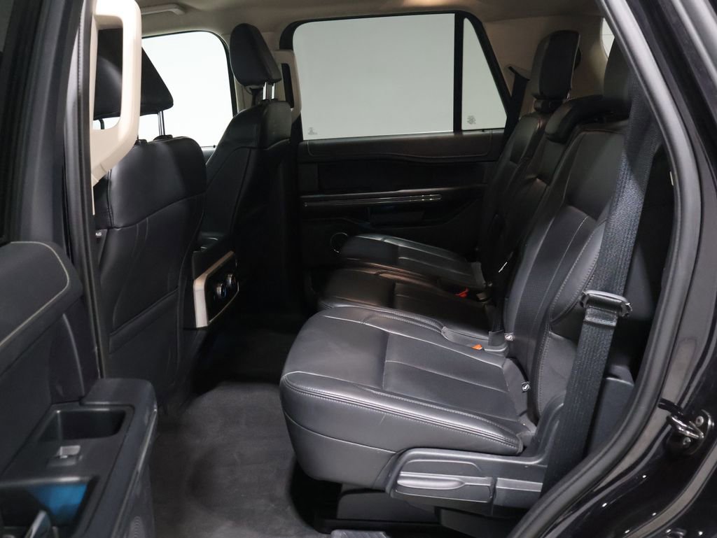 Used 2024 Ford Expedition XLT image 19