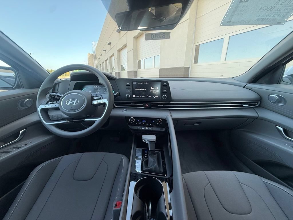 New 2026 Hyundai Elantra Hybrid FWD image 27