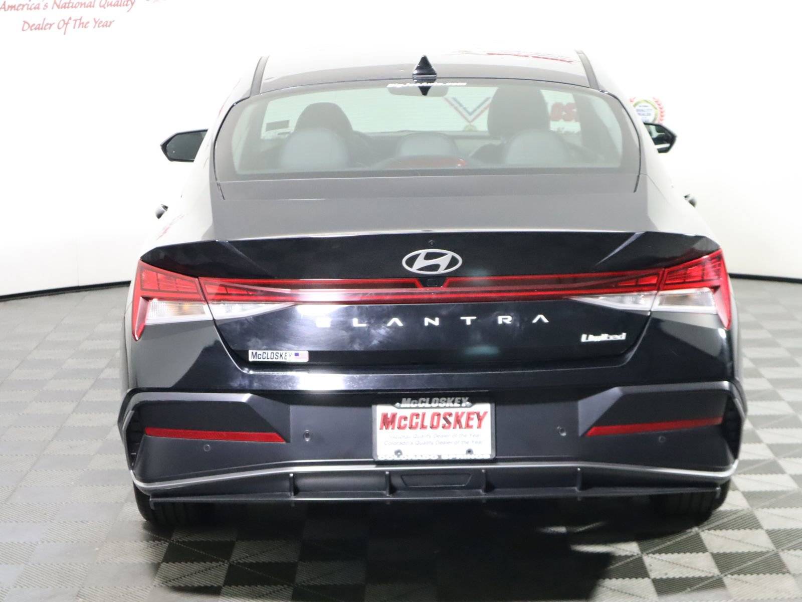 Used 2024 Hyundai Elantra Limited image 6