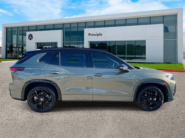 New 2026 Volkswagen Tiguan SE R-Line FWD image 4