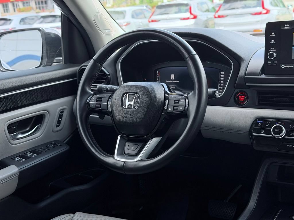 Used 2025 Honda Pilot Elite image 32