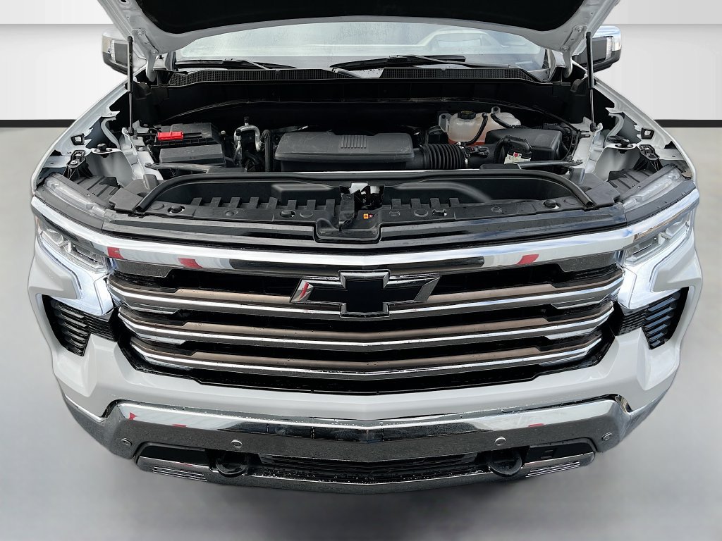 Used 2025 Chevrolet Silverado 1500 LTZ w/ Technology Package AWD/4WD image 33
