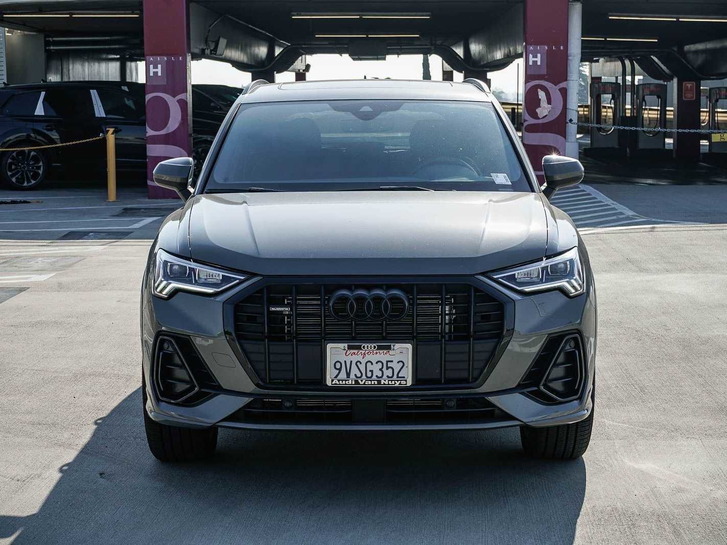 Used 2025 Audi Q3 2.0T Premium w/ Convenience Package image 6