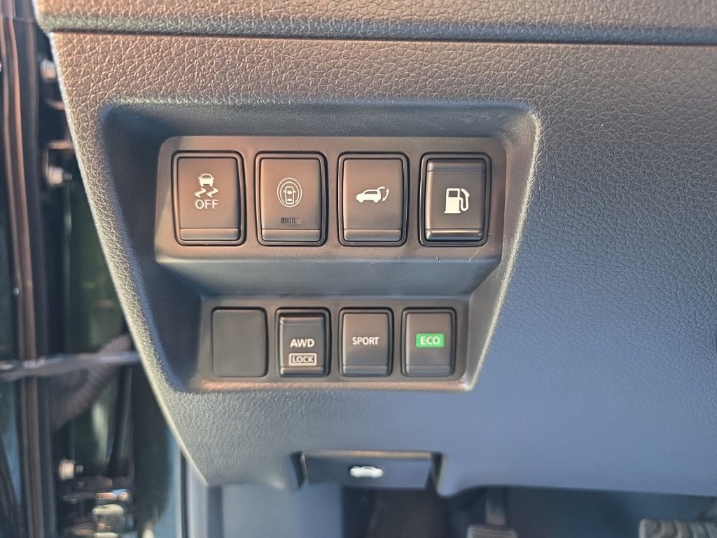 Used 2020 Nissan Rogue SV AWD/4WD image 28