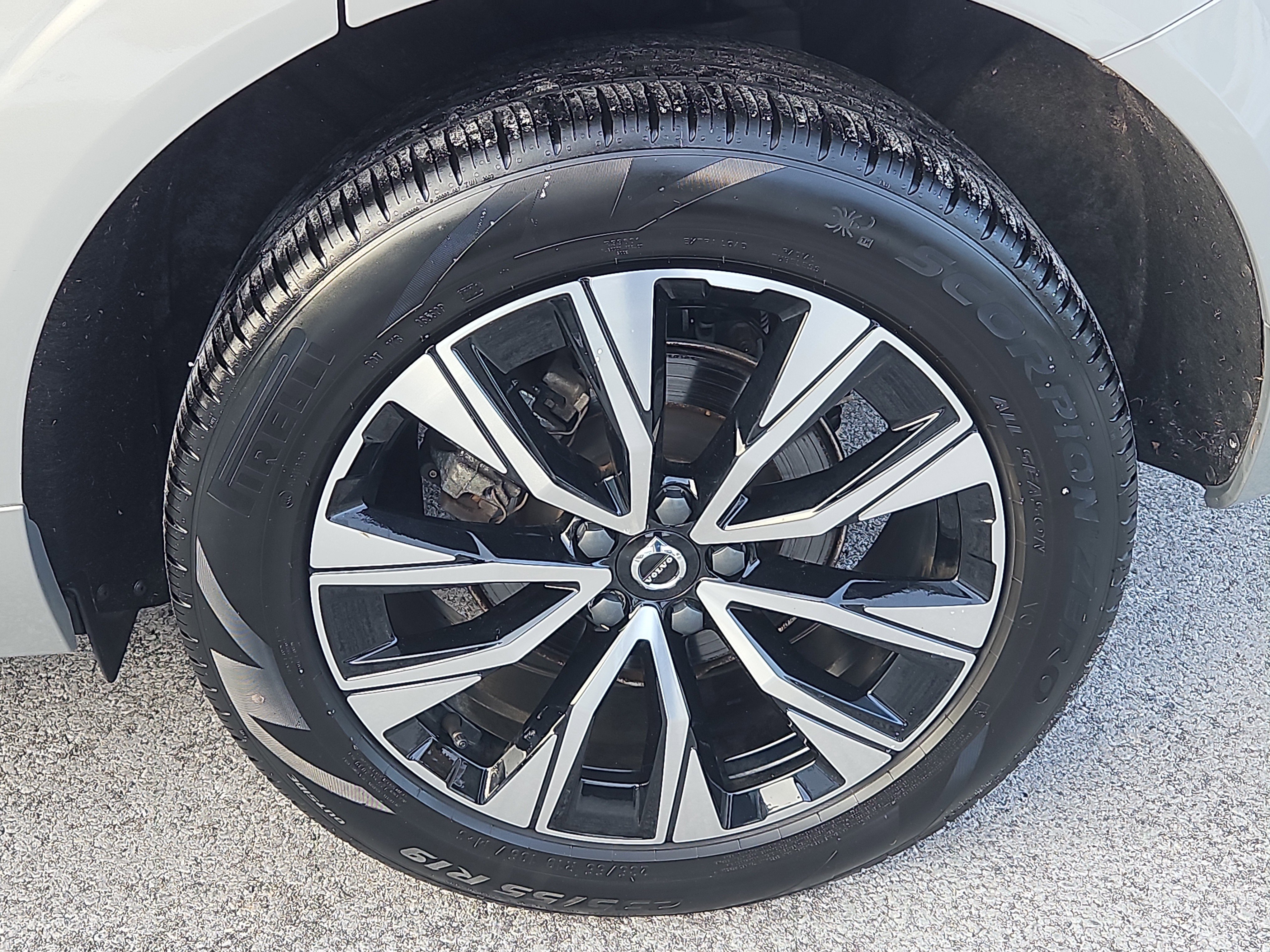 Used 2023 Volvo XC60 B5 Plus w/ Climate Package image 30