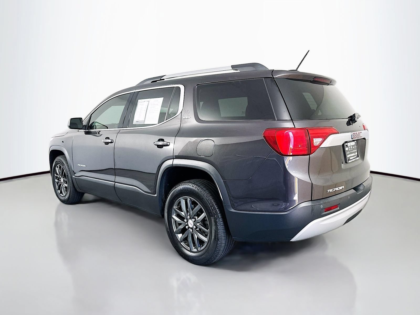 Used 2019 GMC Acadia SLT FWD image 5