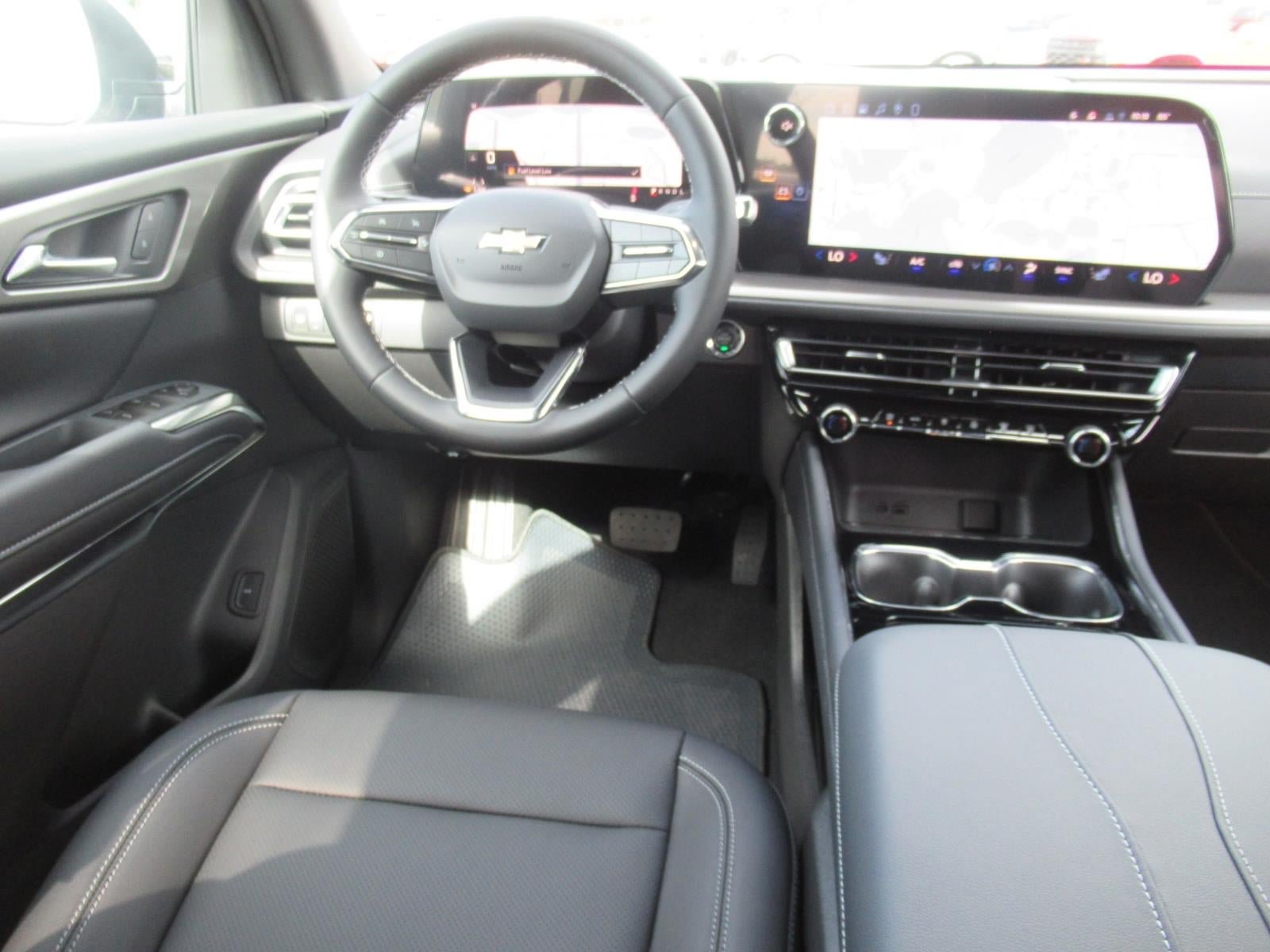 New 2027 Chevrolet Traverse LT w/ Driver Confidence Package FWD image 13