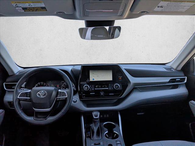 Used 2023 Toyota Highlander LE AWD/4WD image 19
