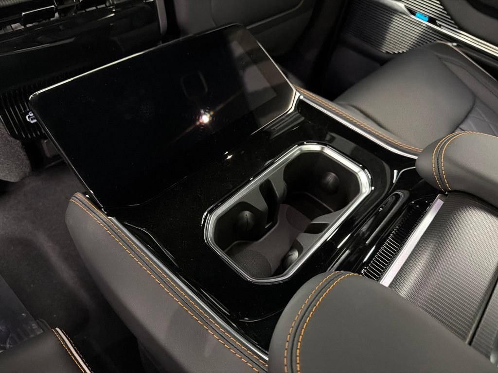 New 2026 Jeep Grand Wagoneer L Summit AWD/4WD image 17