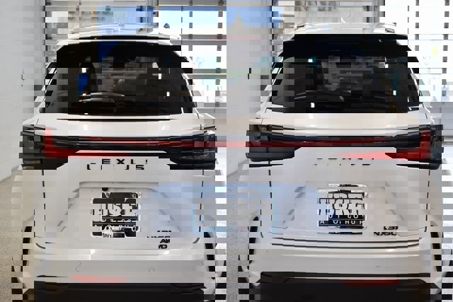 Used 2025 Lexus NX 350 Luxury image 11