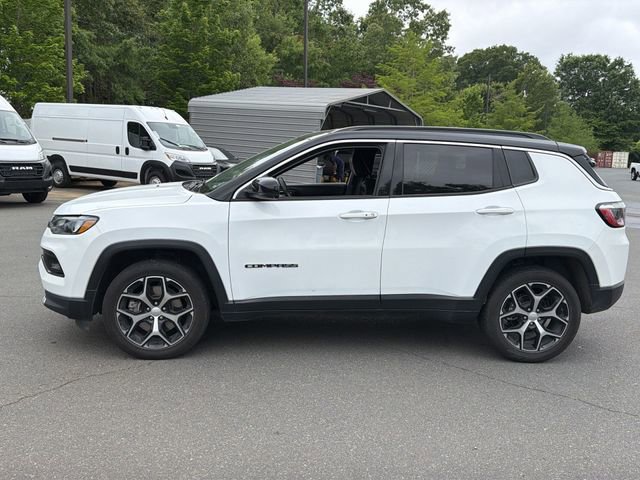 Used 2024 Jeep Compass Limited AWD/4WD image 10