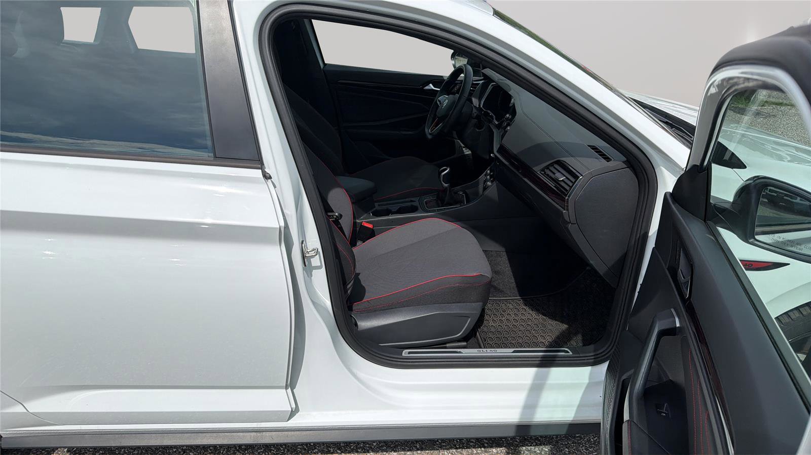 Used 2024 Volkswagen Jetta GLI 40th Anniversary Edition FWD image 19